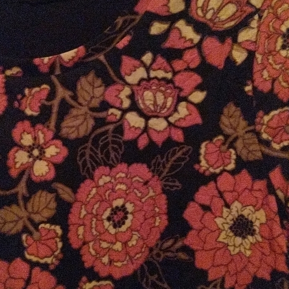 Style & Co. top.Size Med. Cap sleeves - Picture 2 of 6